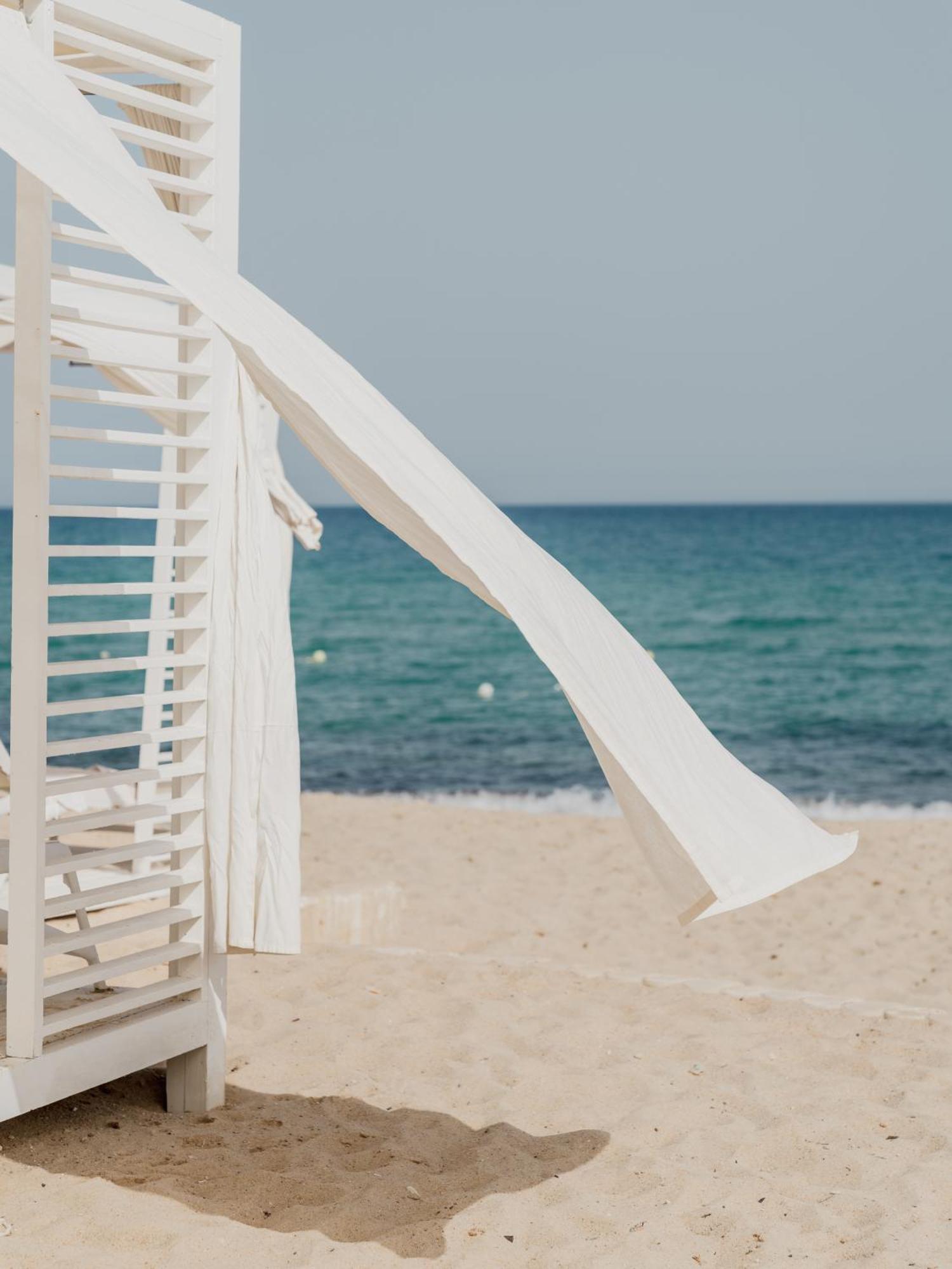 Hotel La Badira - Adult Only Hammamet Exterior foto A slide at a beach